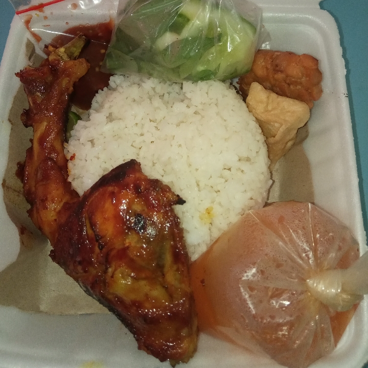 Nasi Ayam Bakar