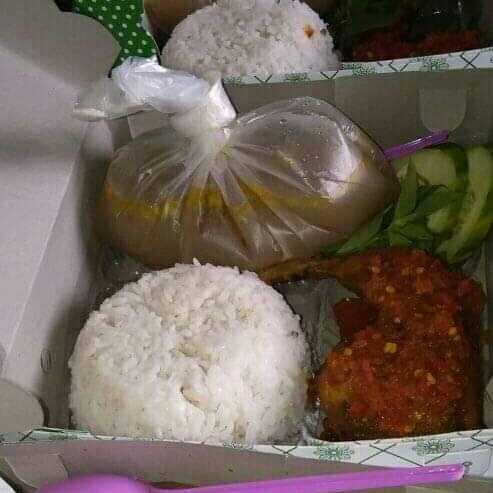 Nasi Ayam Bakar Kuah Kaledo