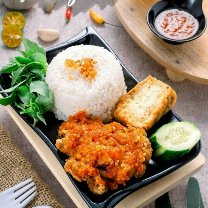 Nasi Ayam Geprek 