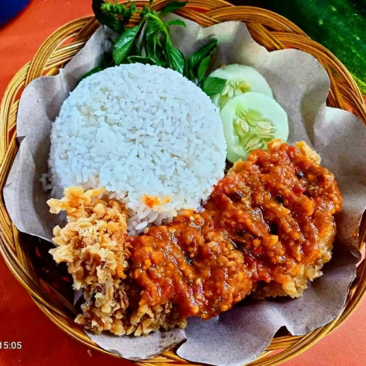 Nasi Ayam Geprek Free Es Teh