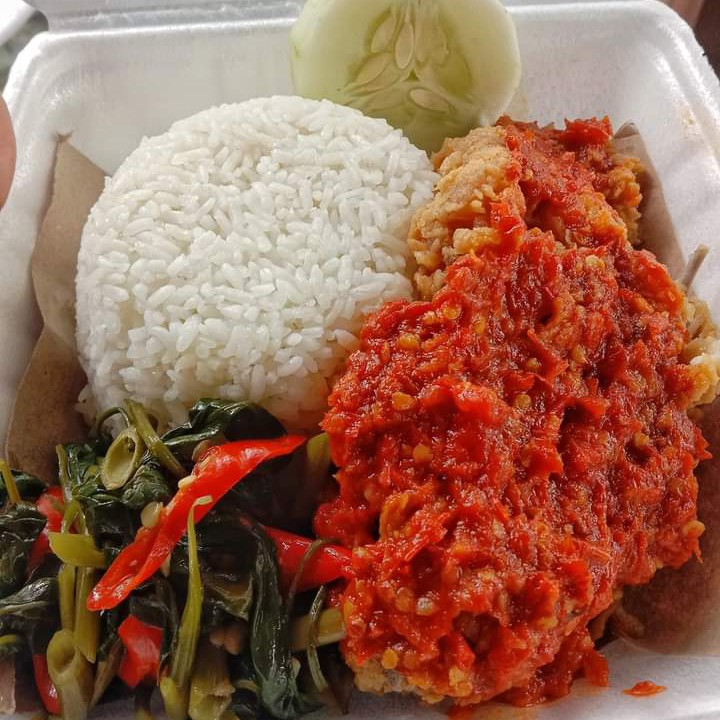 Nasi Ayam Geprek Cah Kangkung