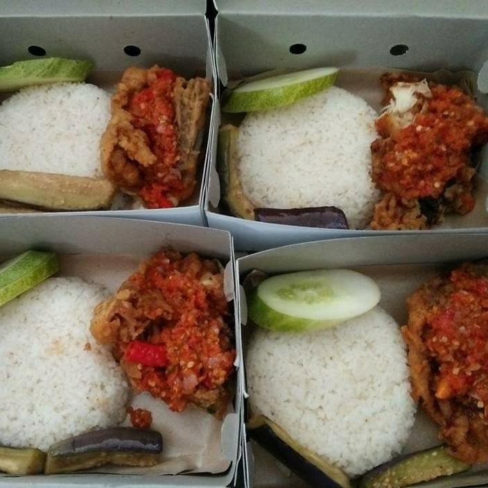 Nasi Ayam Geprek Jumbo