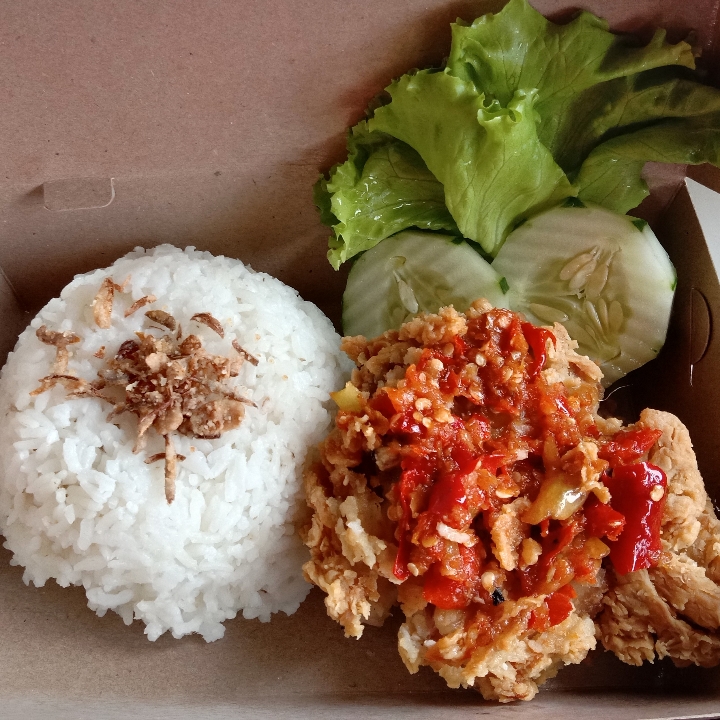 Nasi Ayam Geprek Sambal Bawang