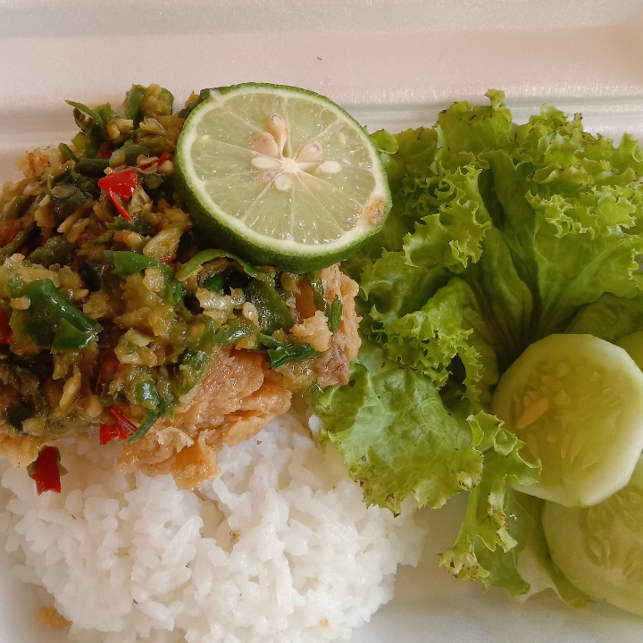 Nasi Ayam Geprek Sambal Ijo