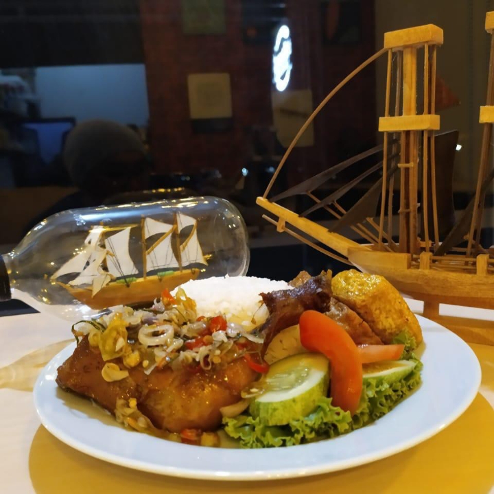 Nasi Ayam Geprek Sambal Matah