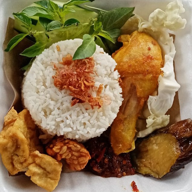 Nasi Ayam Goreng 