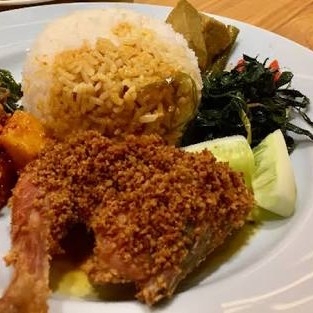 Nasi Ayam Goreng 