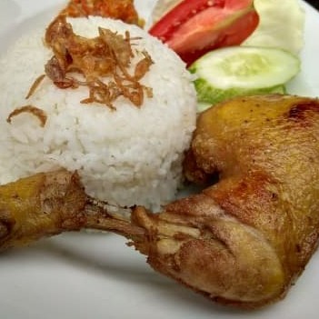 Nasi Ayam Goreng
