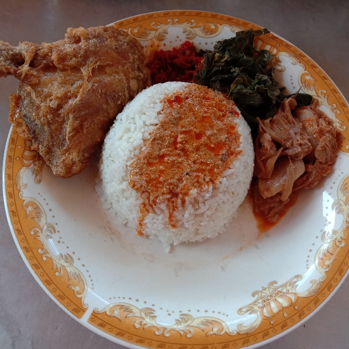 Nasi Ayam Goreng
