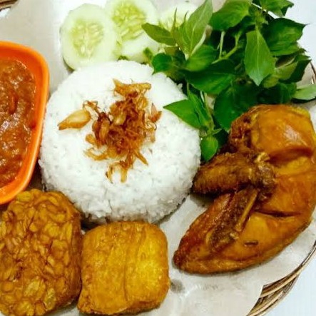 Nasi Ayam Goreng
