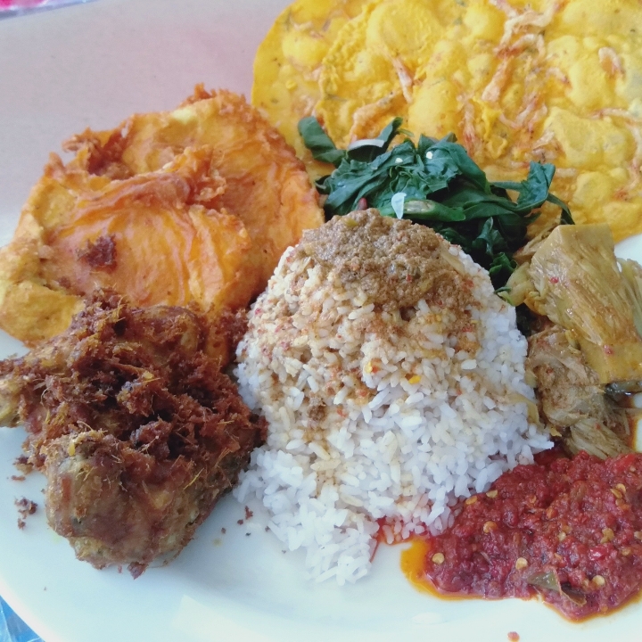 Nasi Ayam Goreng