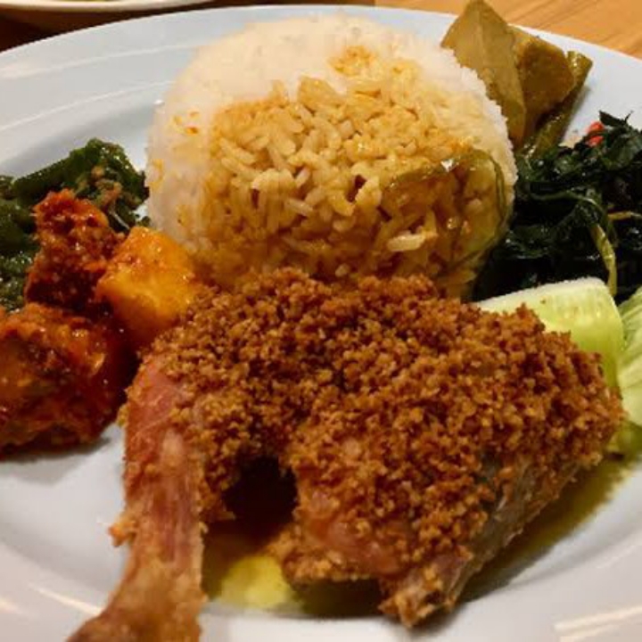 Nasi Ayam Goreng