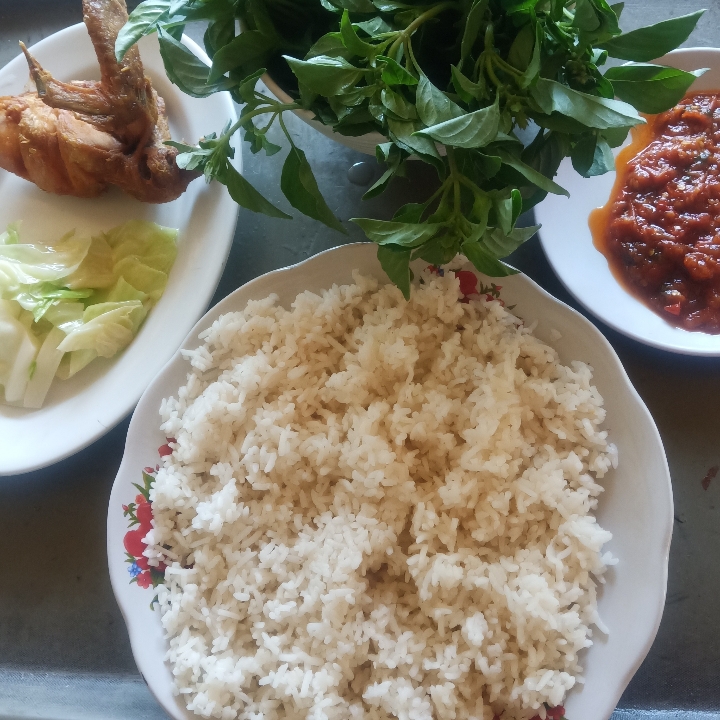 Nasi Ayam Goreng