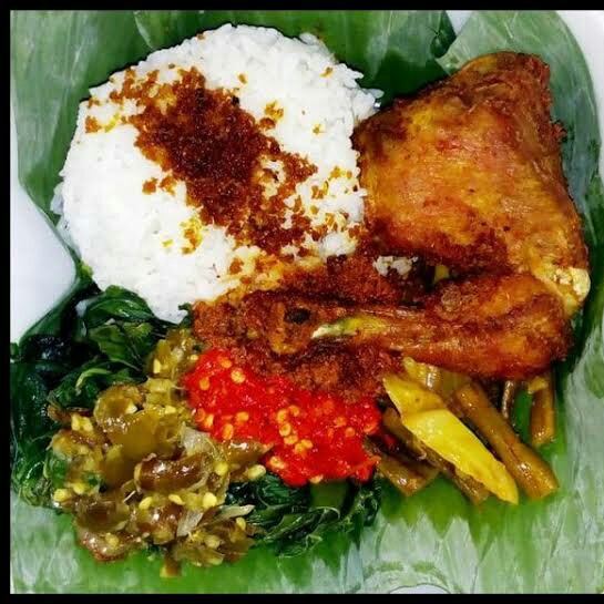 Nasi Ayam Goreng
