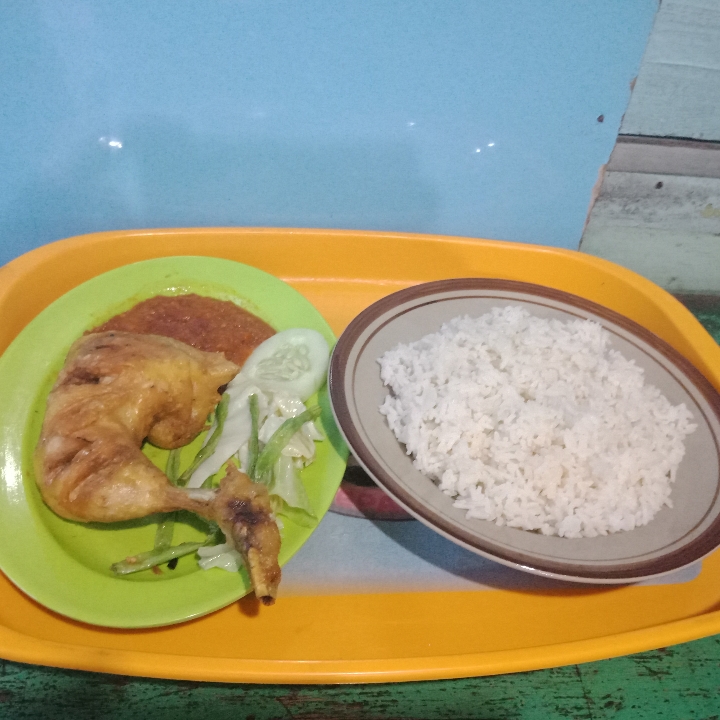 Nasi Ayam Goreng