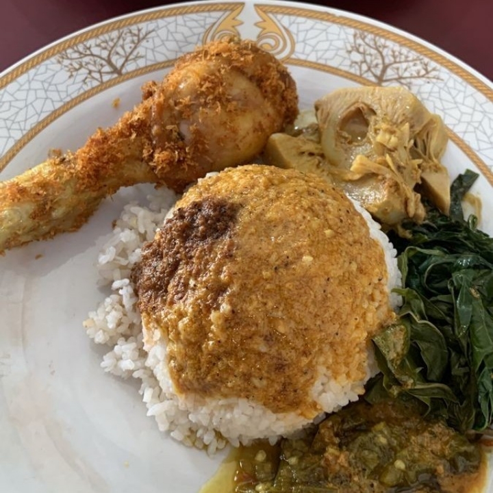 Nasi Ayam Goreng