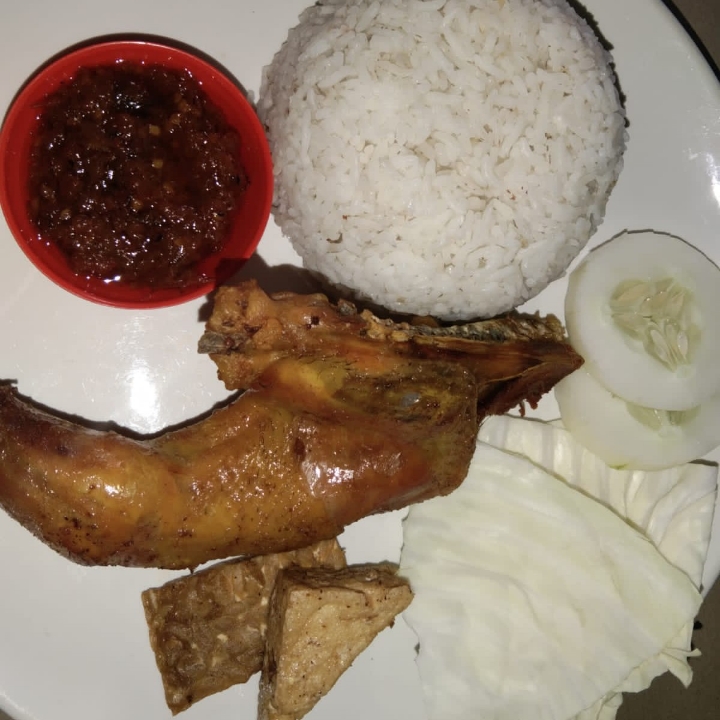 Nasi Ayam Goreng Kampung