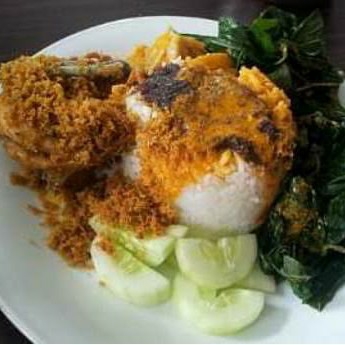 Nasi Ayam Goreng Serundeng