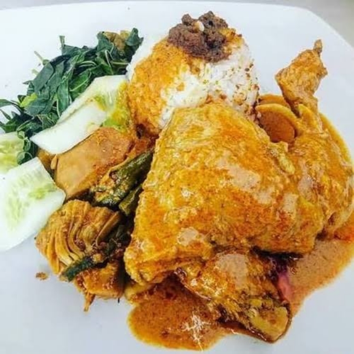 Nasi Ayam Gulai