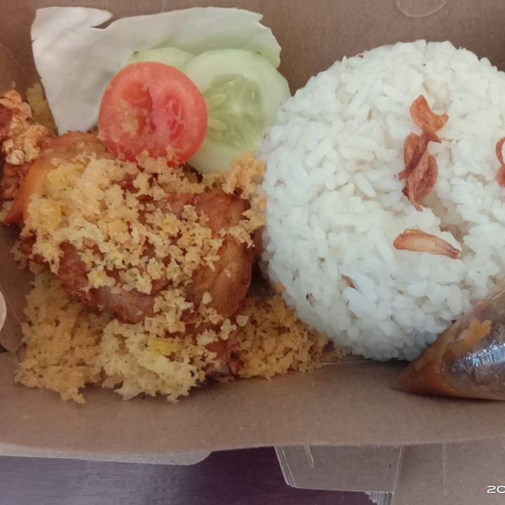 Nasi Ayam Kremes