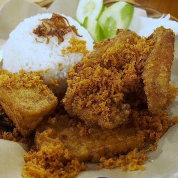 Nasi Ayam Kremes