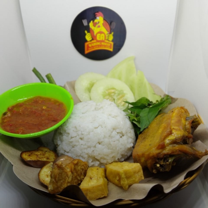 Nasi Ayam Lalapan
