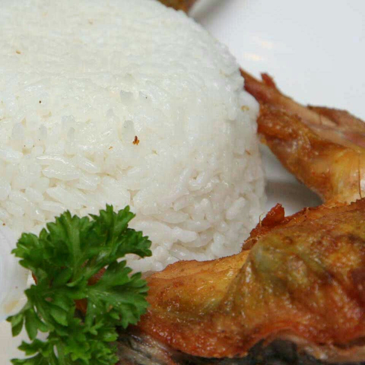 Nasi Ayam Lalapan