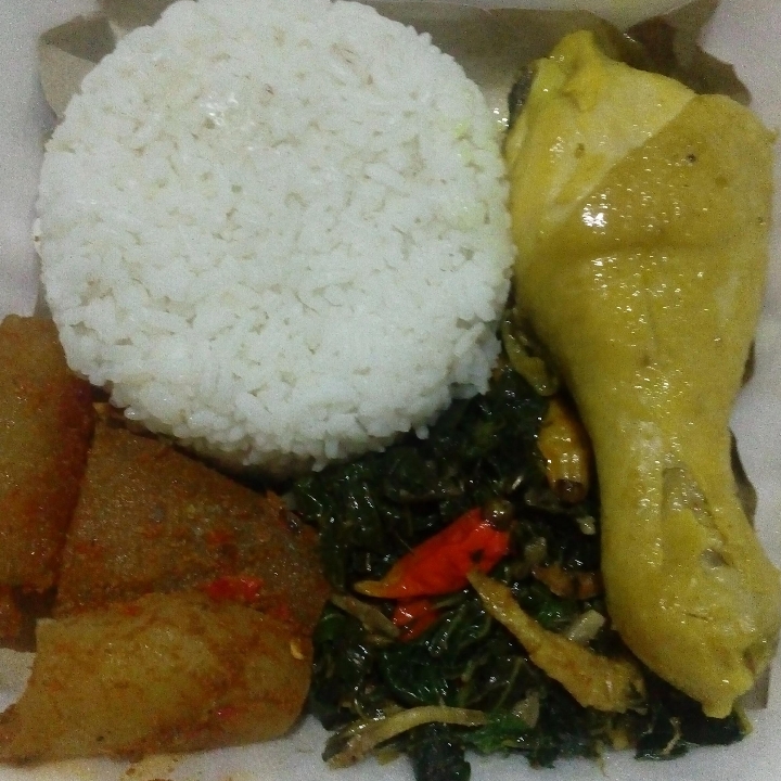 Nasi Ayam Opor Oseng Daun Pepaya 