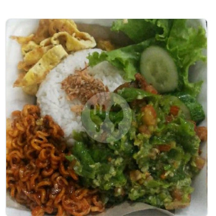 Nasi Ayam Pecak Komplit