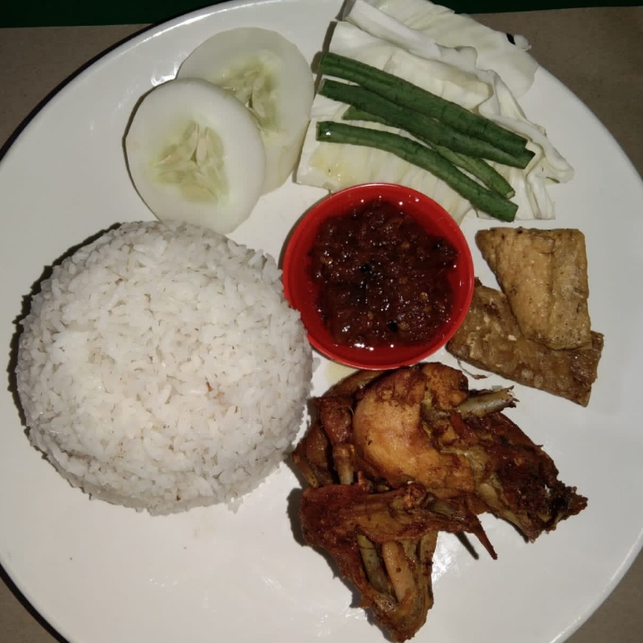 Nasi Ayam Pedaging