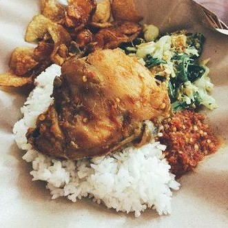 Nasi Ayam Pedis