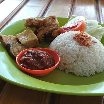 Nasi Ayam Penyet 