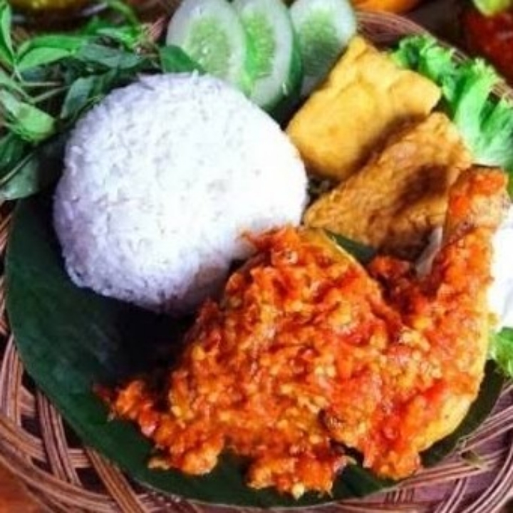 Nasi Ayam Penyet
