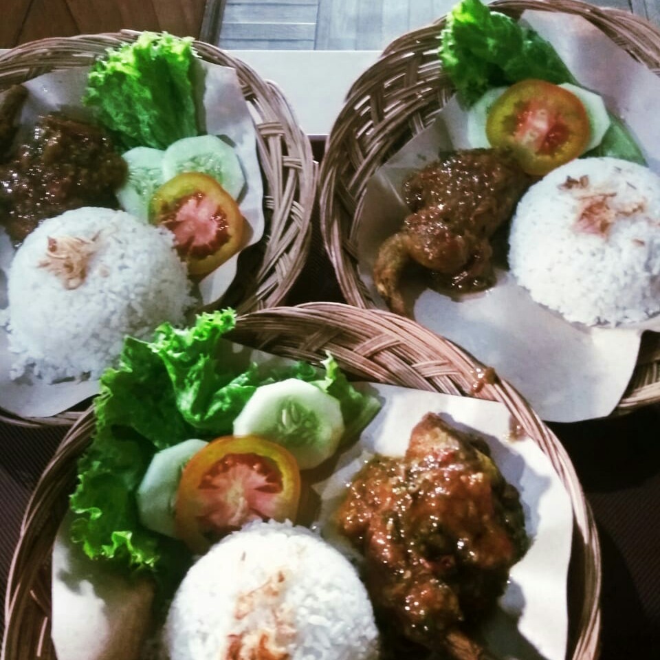 Nasi Ayam Penyet