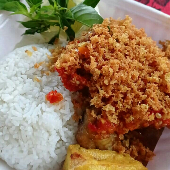 Nasi Ayam Penyet