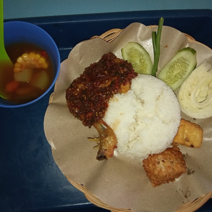 Nasi Ayam Penyet