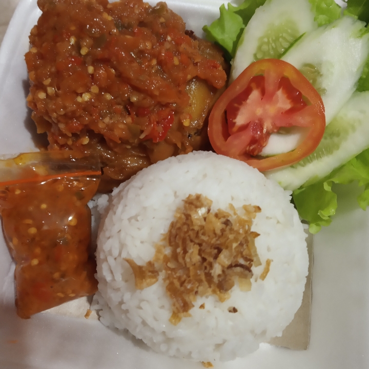 Nasi Ayam Penyet