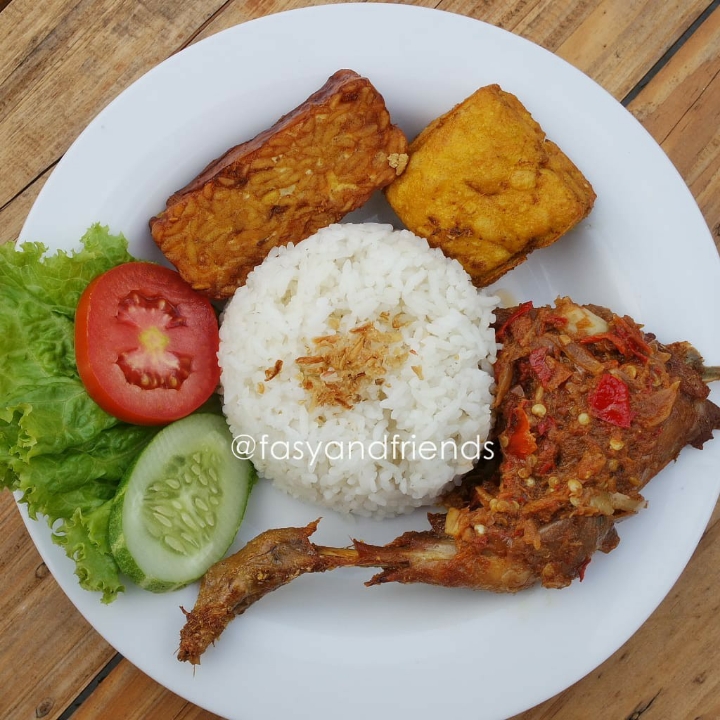 Nasi Ayam Penyet