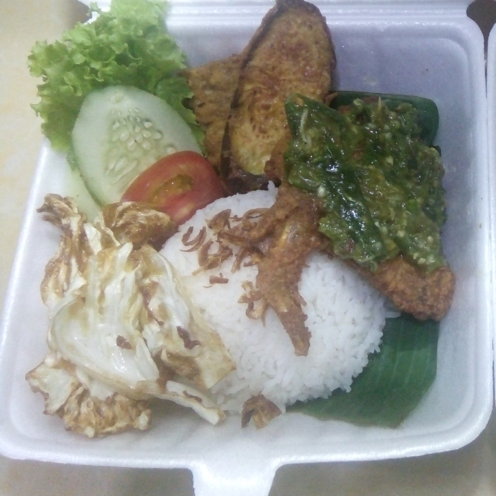 Nasi Ayam Penyet Sambal Ijo Andaliman
