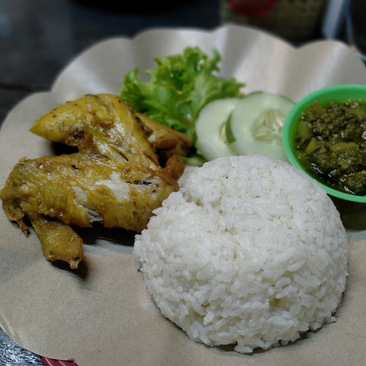 Nasi Ayam Penyet Sambel Hijau