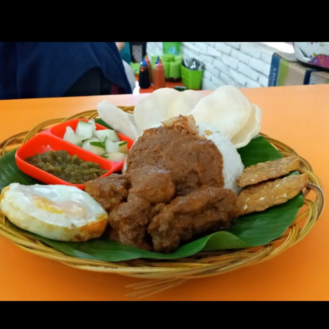 Nasi Ayam Rendang