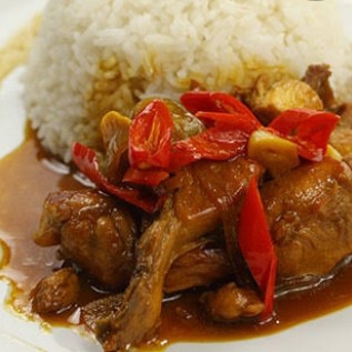 Nasi Ayam Saus Inggris