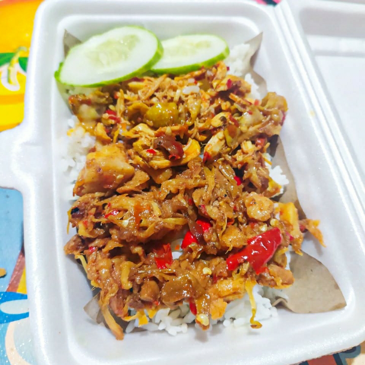 Nasi Ayam Suwir Mandai Pedas