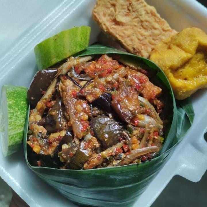Nasi Ayam Teri Campur