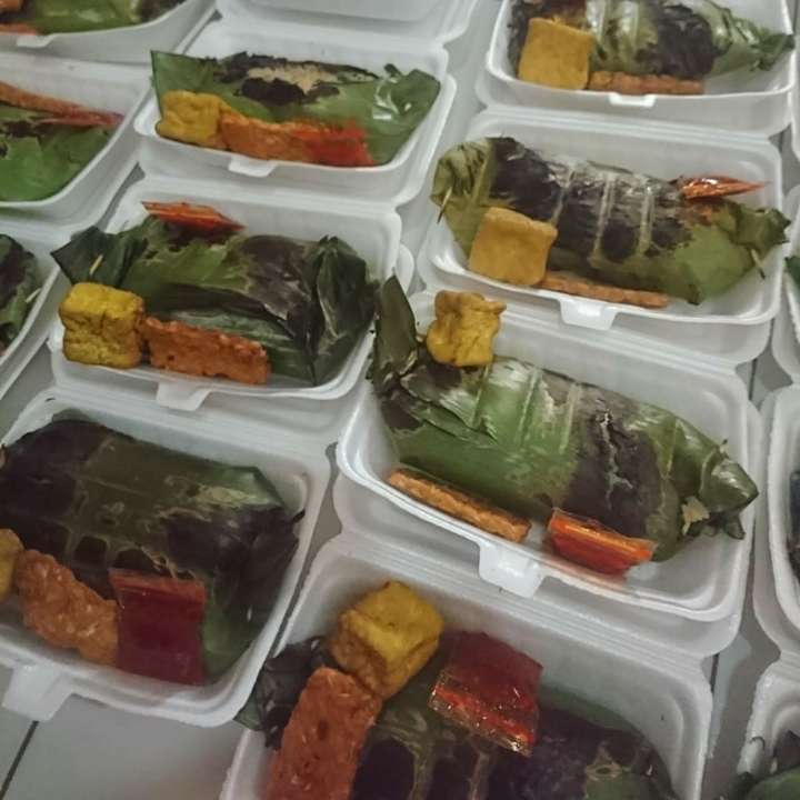 Nasi Bakar Cumi