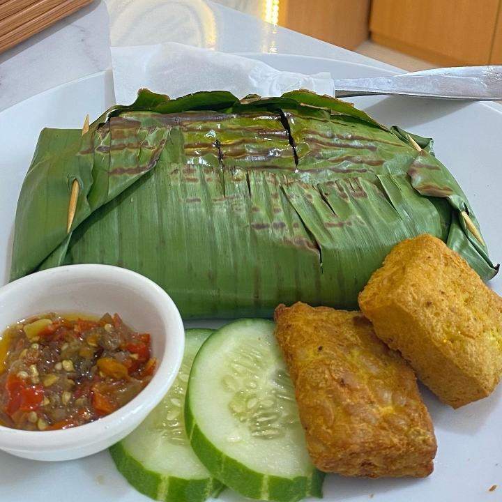 Nasi Bakar Cumi Petai