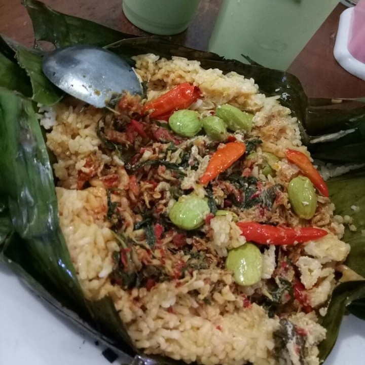 Nasi Bakar Tongkol Pete Pedas