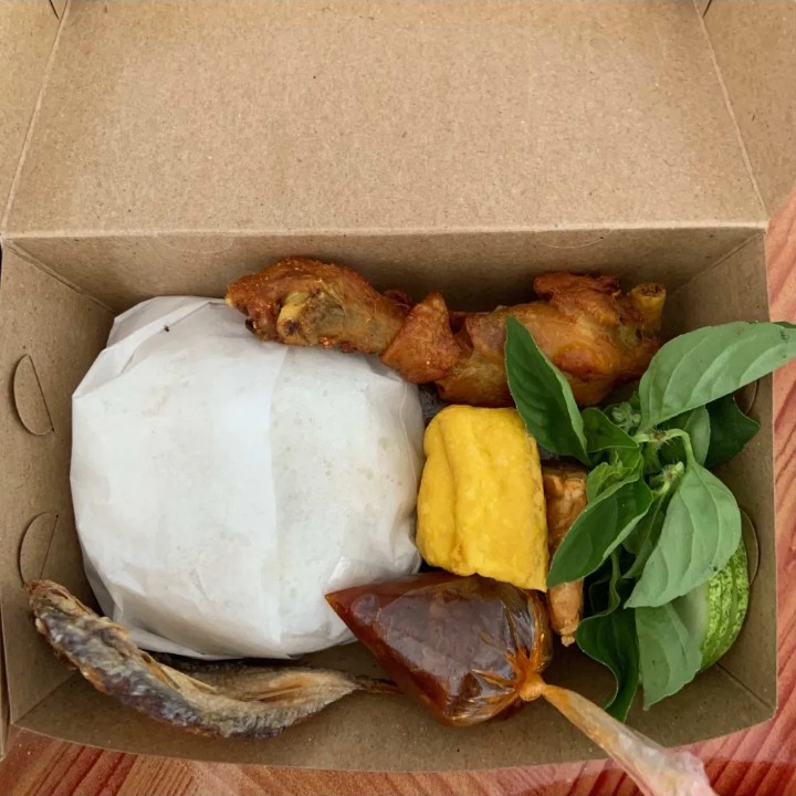 Nasi Box Ayam Goreng