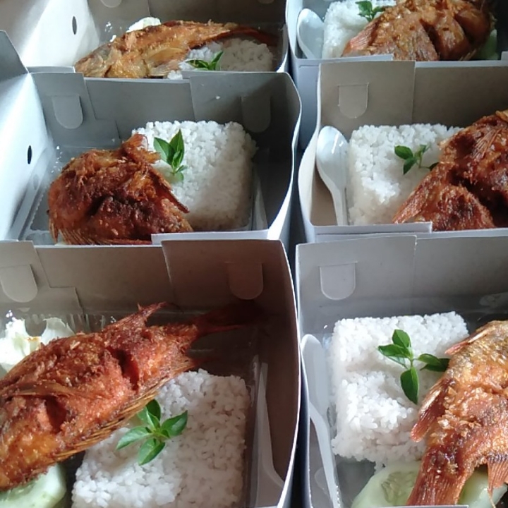 Nasi Box Nila Goreng