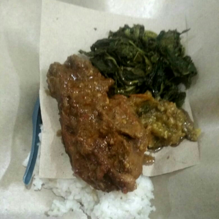 Nasi Bungkus Ayam Rendang 